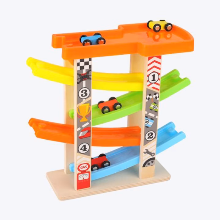 pista de masinute din lemn cu 4 rampe si 6 masinute