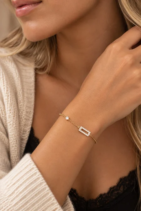 bracelet dore minimaliste charme rectangulaire pave cristal finesse el dore 6a8427bcd1230